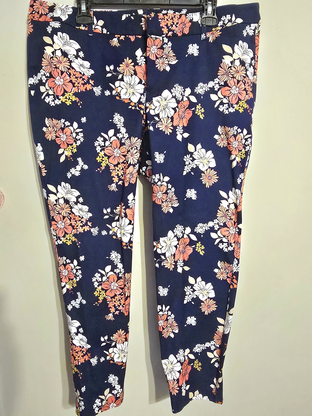 Old Navy Navy Floral Mid-Rise Pants with Coral & Cream Blooms